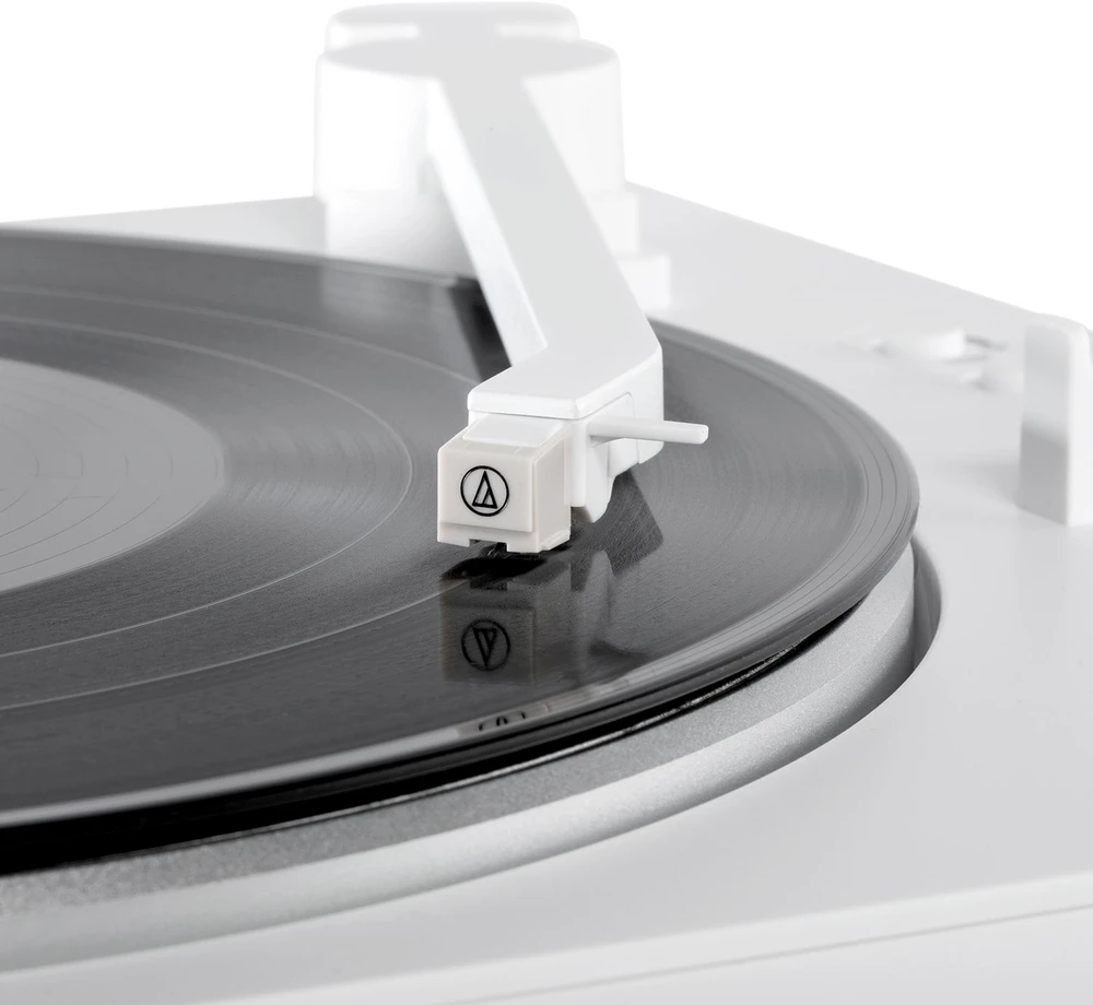 „Victrola VPT-800-WHT-INT“ automatinis patefonas, baltas