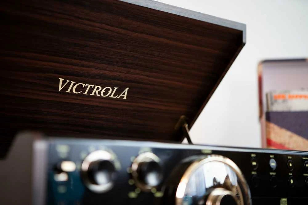 Patefonas Victrola The Empire VTA-270B, su CD, kasečių ir FM grotuvu