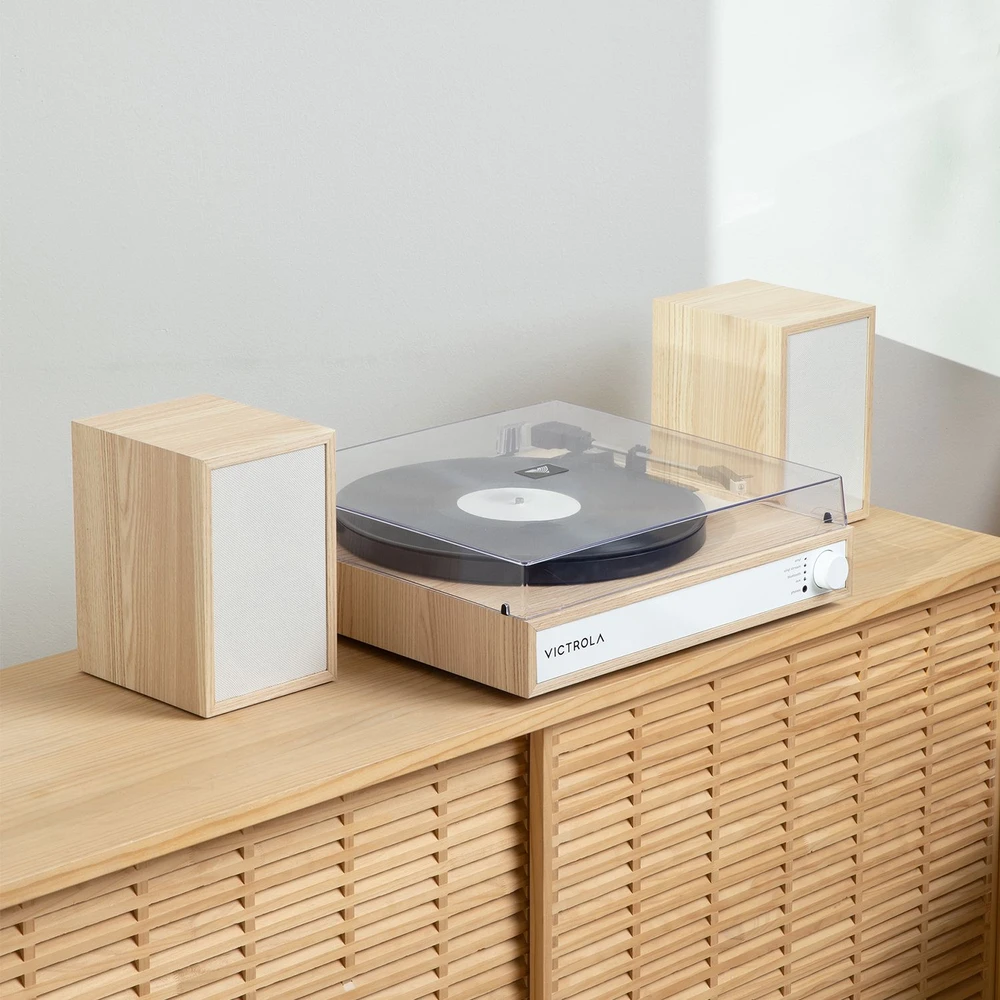 Victrola VTS-1300-NAT-INT Harmony Turntable, rusvai gelsvas