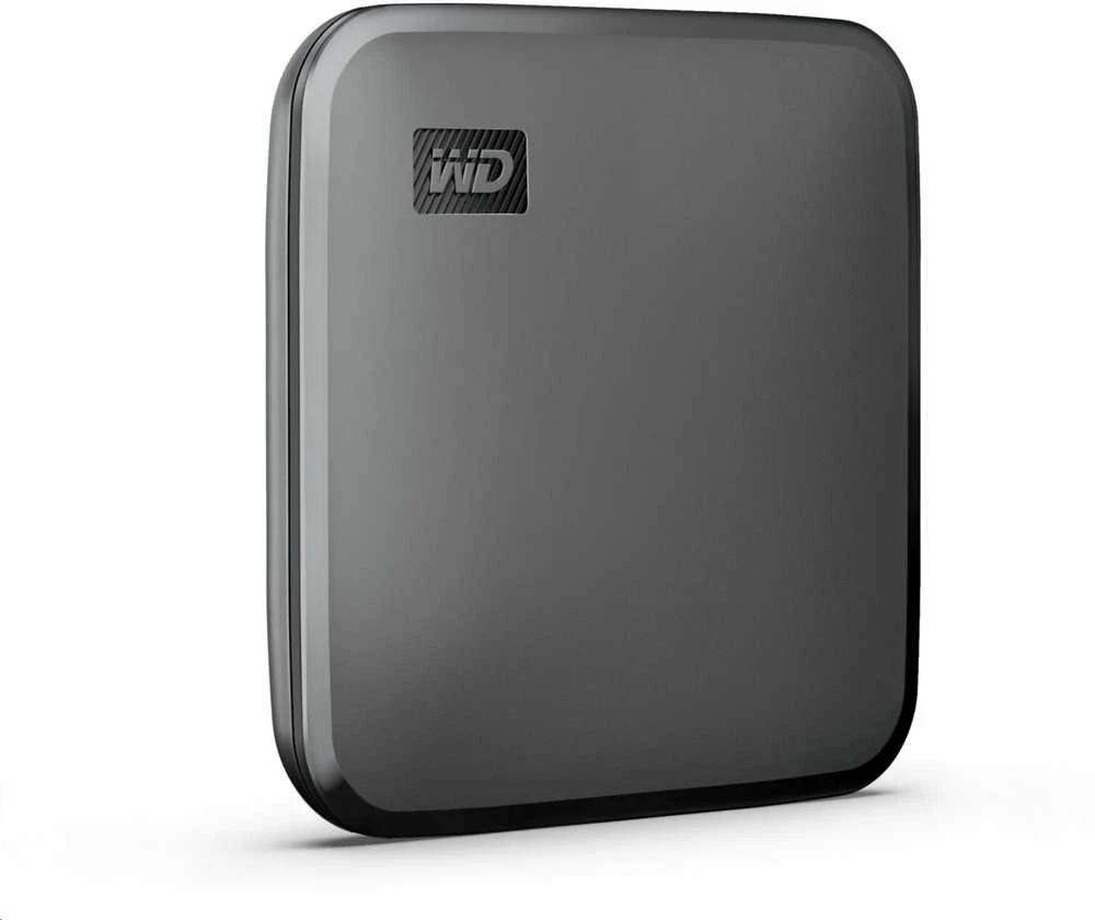 Kietasis diskas „Sandisk Western Digital Elements SE SSD 1TB“ – nešiojamas SSD diskas, kurio skaitymo greitis siekia 400 MB/s, atsparumas kritimui iš 2 metrų aukščio