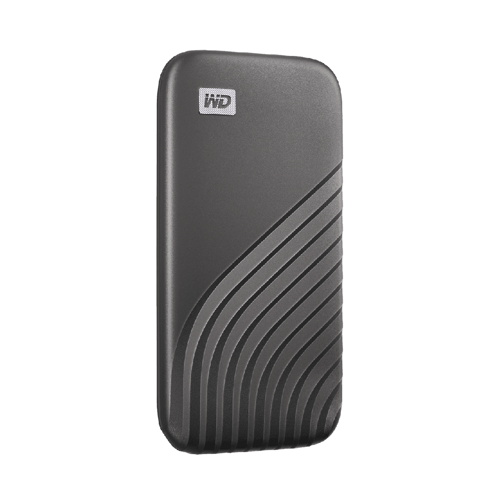 Kietasis diskas Western Digital „Sandisk WD 1TB My Passport SSD“ – nešiojamas SSD diskas, kurio skaitymo ir įrašymo greitis – 1050 MB/s, o įrašymo – 1000 MB/s, USB 3.2 Gen 2 – kosminės pilkos spalvos, EAN: 619659184001