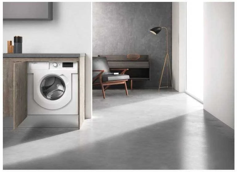 Įmontuojama skalbimo mašina Whirlpool BI WMWG 71483E EU N