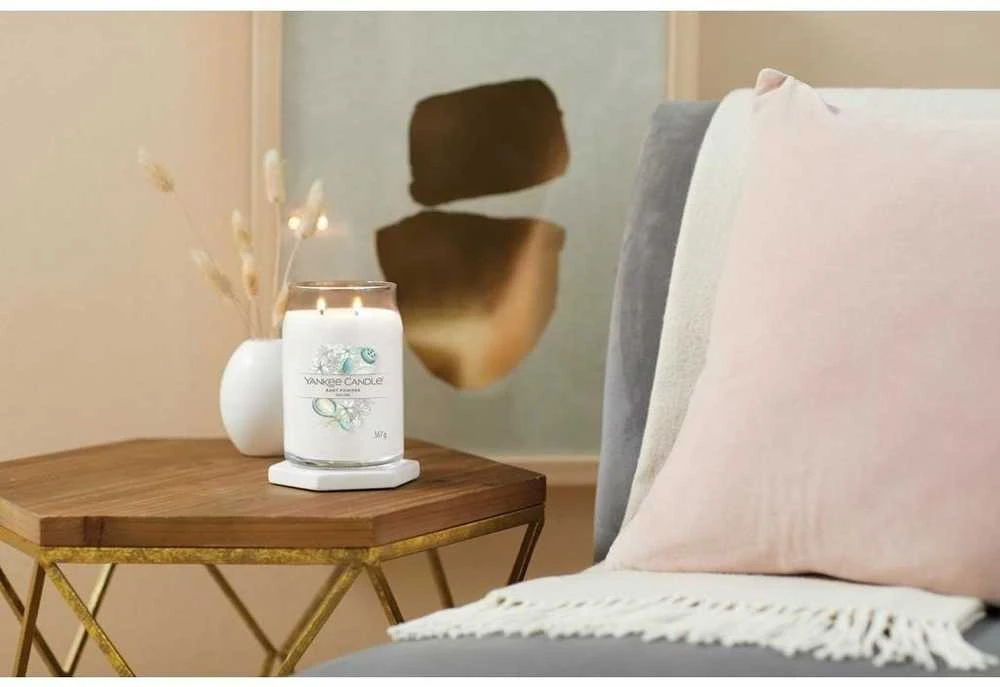 Yankee Candle Aromatinė žvakė Signature large glass Baby Powder 567 g