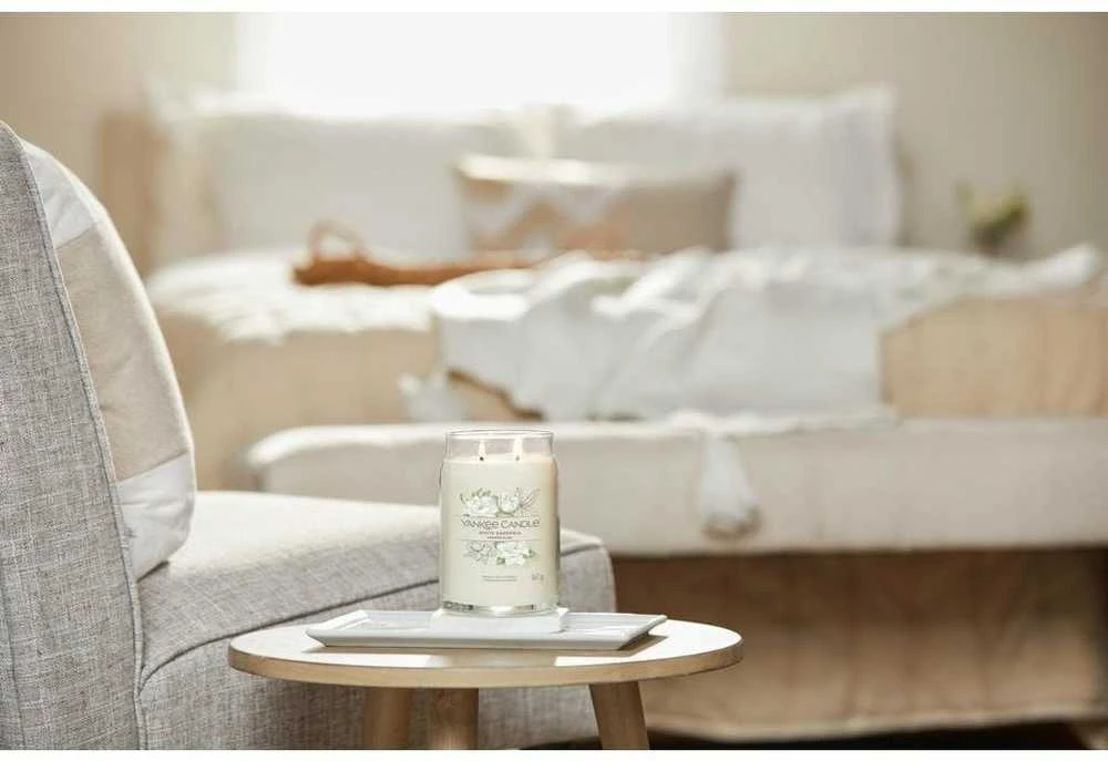 Yankee Candle Aromatinė žvakė "Signature large glass Baltas Gardenia" 567 g