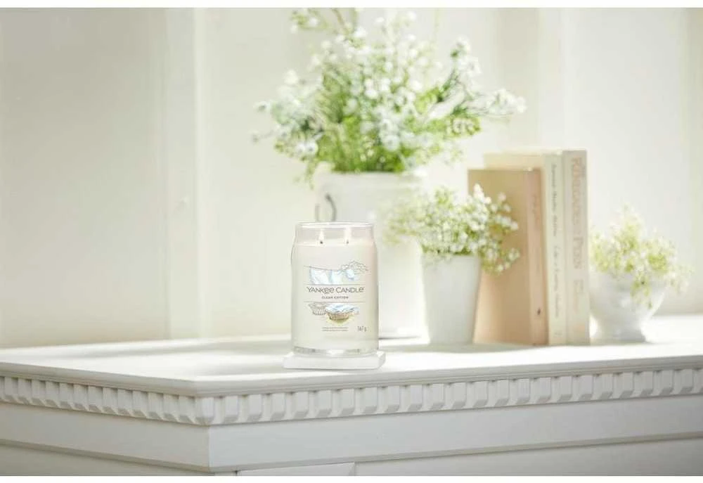 Yankee Candle Signature Clean Cotton kvapni žvakė, 411 g