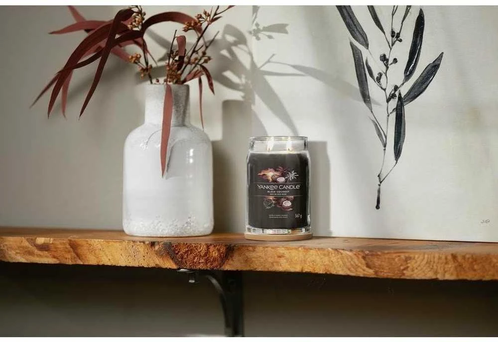 Yankee Candle Aromatinė žvakė "Signature", didelė stiklinė "Juodas Coconut" 567 g