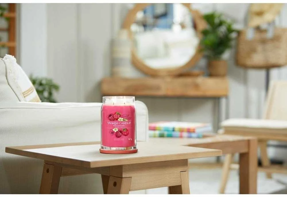 Yankee Candle Aromatinė žvakė "Signature" didelė stiklinė Raudonoji avietė 567 g