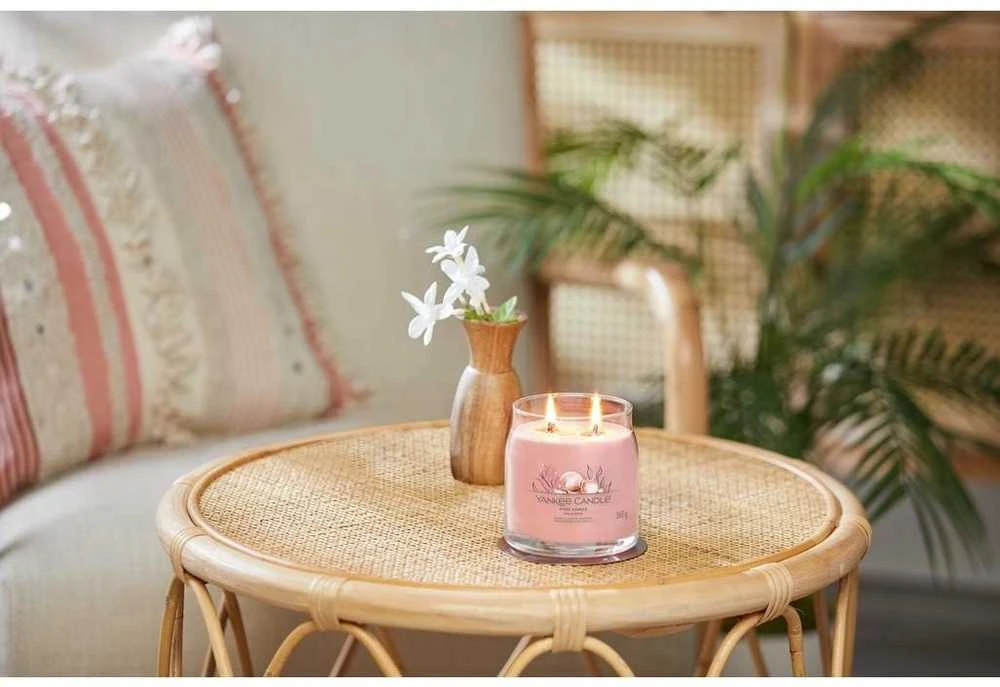 Yankee Candle Aromatinė žvakė "Signature large glass Rožinė Sands" 567 g