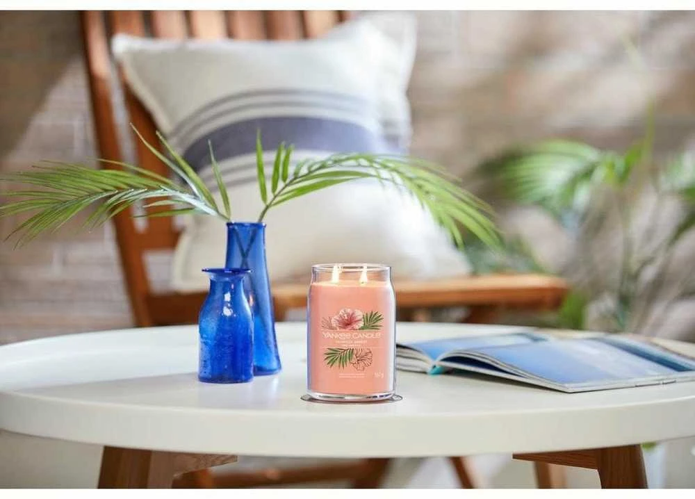 Yankee Candle Aromatinė žvakė Signature large glass Tropica l Breeze 567 g