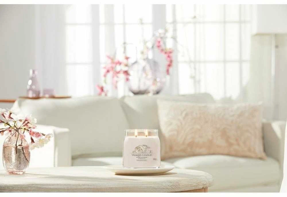 Yankee Candle Aromatinė žvakė Signature glass medium Warm Cashmere 368 g