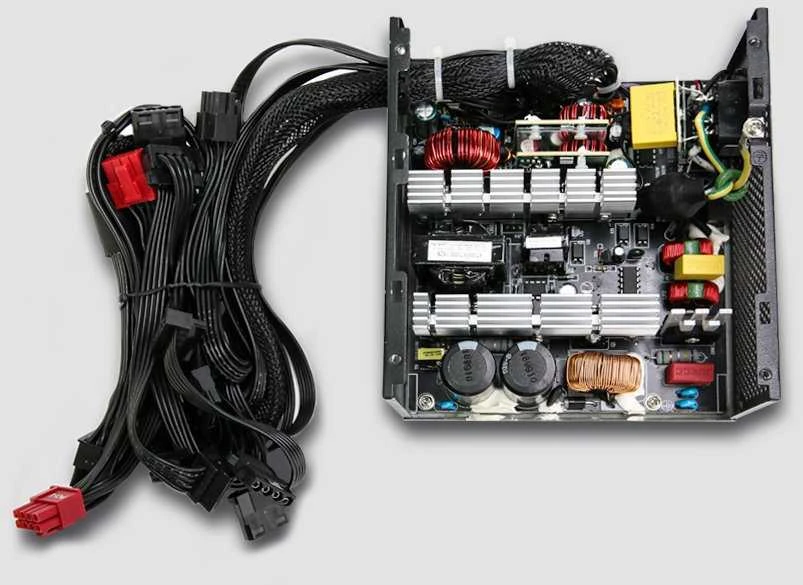 Zalman ZM650-GVII maitinimo blokas 650 W 20+4 pin ATX ATX Juoda