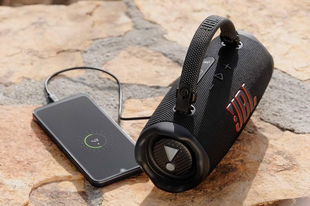 JBL Charge 6 Sand aprašymas - Prekės nuotrauka JBL Charge 6 Sand aprašymas - Prekės nuotrauka
