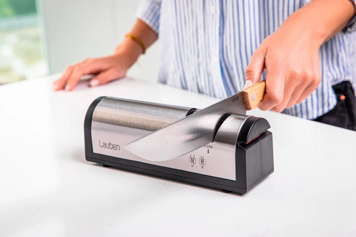 Vaflinė Lauben Knife Sharpener 4700SB - peilių ir žirklių galąstuvas aprašymas - Prekės nuotrauka Vaflinė Lauben Knife Sharpener 4700SB - peilių ir žirklių galąstuvas aprašymas - Prekės nuotrauka