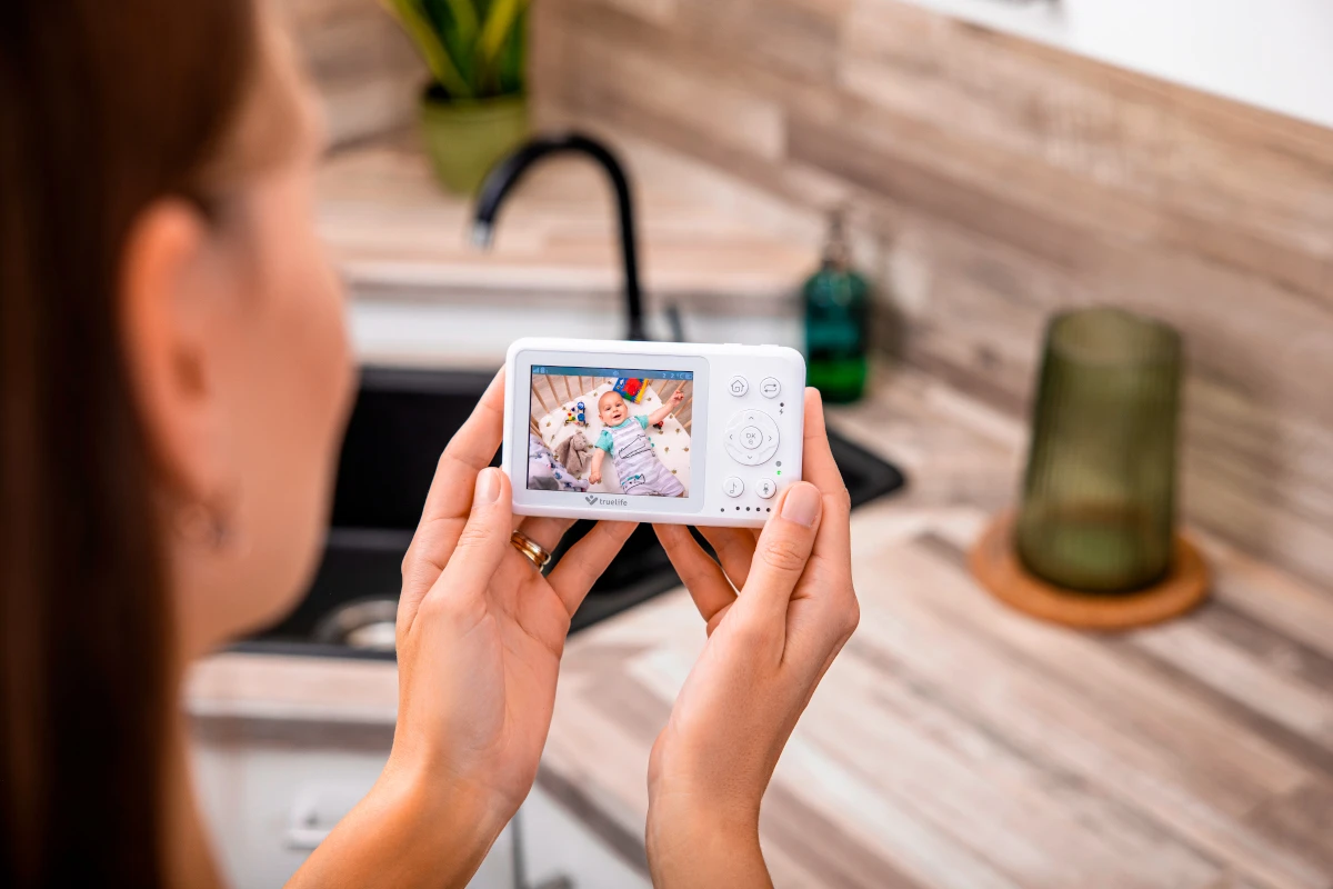 „TrueLife NannyCam R4i“ – skaitmeninis vaizdo kūdikių stebėjimo įrenginys aprašymas - Prekės nuotrauka
