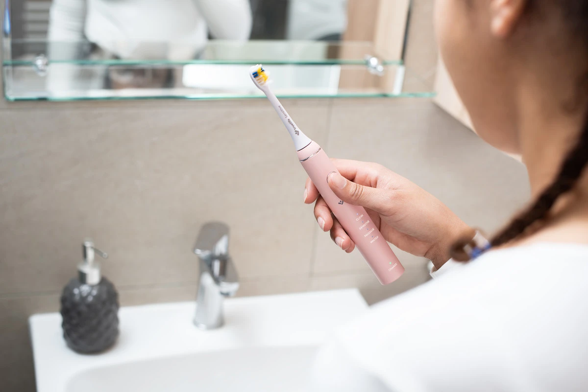 Dantų šepetėlis TrueLife SonicBrush Compact rožinė aprašymas - Prekės nuotrauka