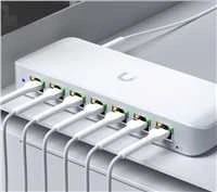 Šakotuvas Ubiquiti | Komutatorius | USW-Ultra | Valdomas L2 | Montuojamas į lentyną | Gigabito Ethernet (varinis) jungčių kiekis: 8 | PoE/PoE+ jungčių kiekis: 7