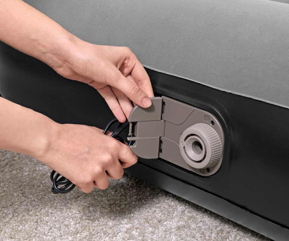 Pripučiamas čiužinys 188x99x30 cm su įmontuotu elektriniu siurbliu Bestway 67556