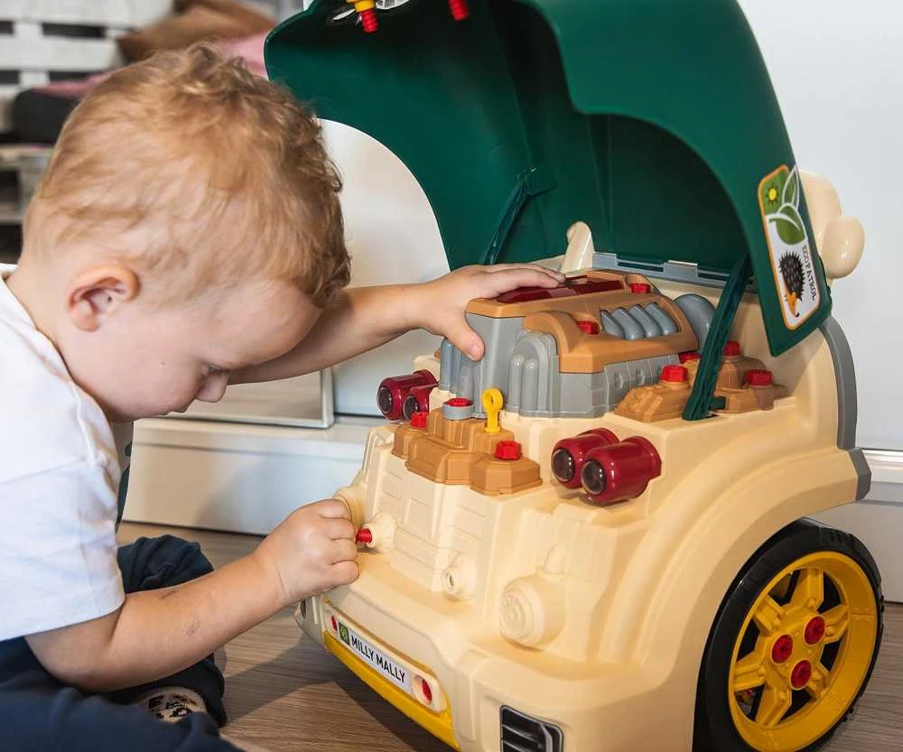 Realistiškas automobilio priekis su atidaromu gaubtu Milly Mally N-GINE žalias modelis