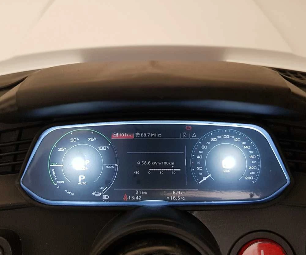 Milly Mally Audi E-Tron Sportback Baltas akumuliatoriumi varoma transporto priemonė