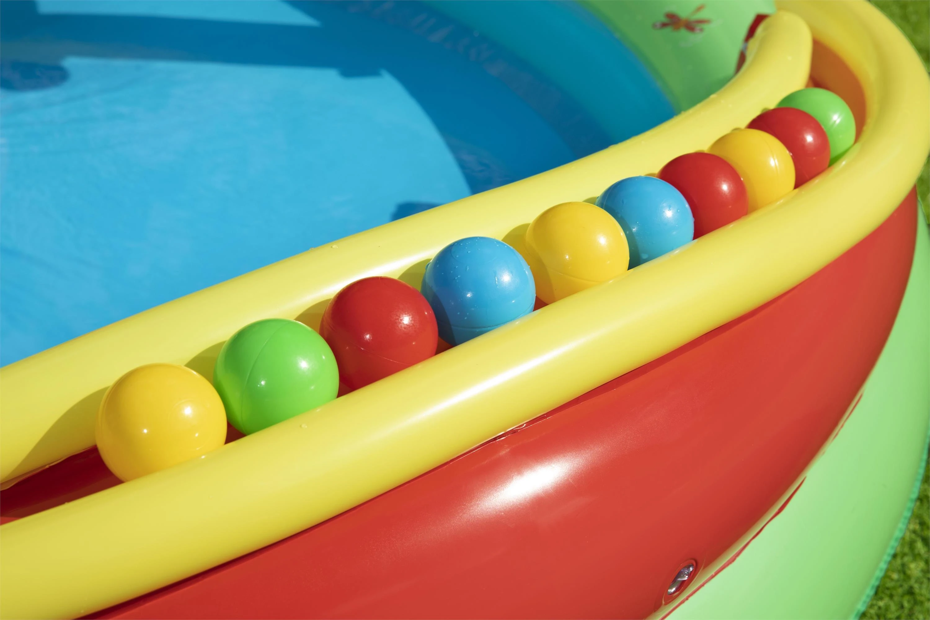 Bestway 53093 pripučiama žaidimų aikštelė - baseinas