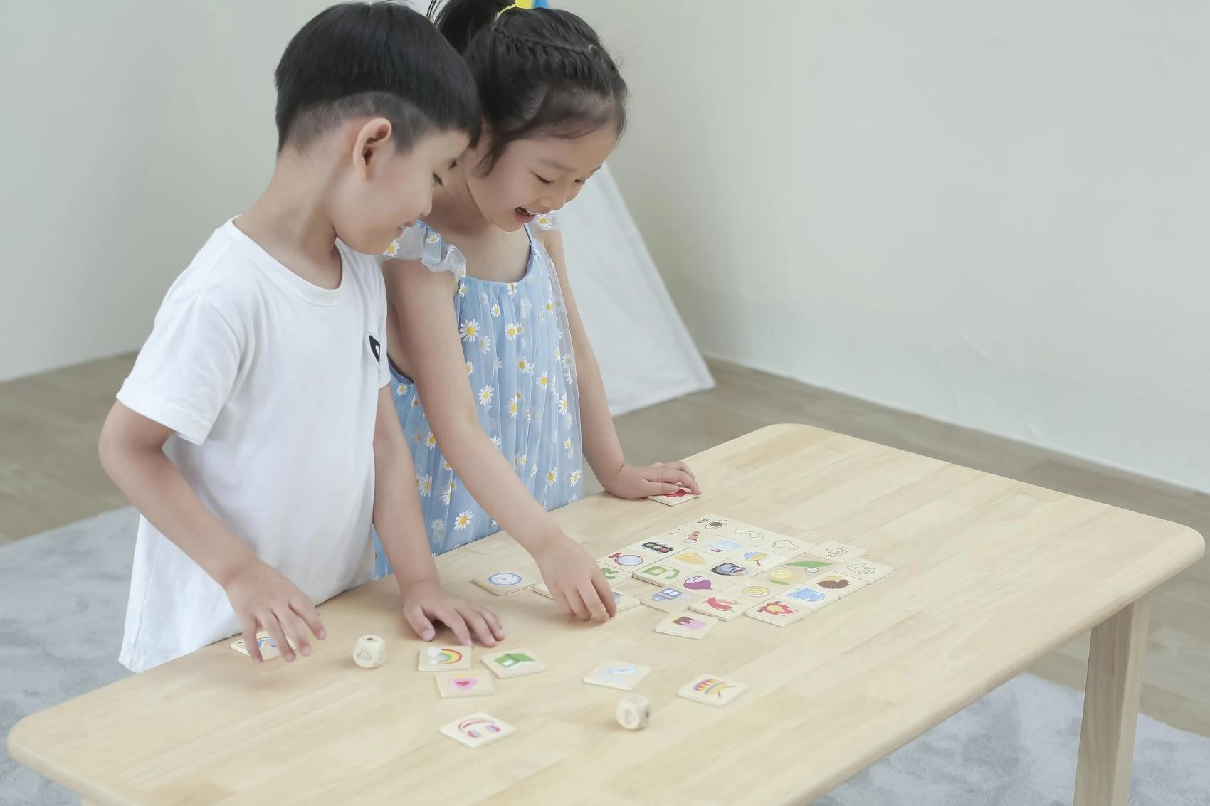 „Viga“ edukacinio žaidimo dėlionės rūšiavimas Pojūčiai 37 EL. Montessori