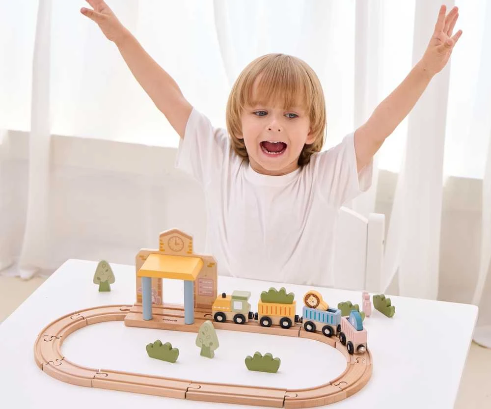Viga Toys PolarB Medinis Geležinkelio Rinkinys 30 vnt.