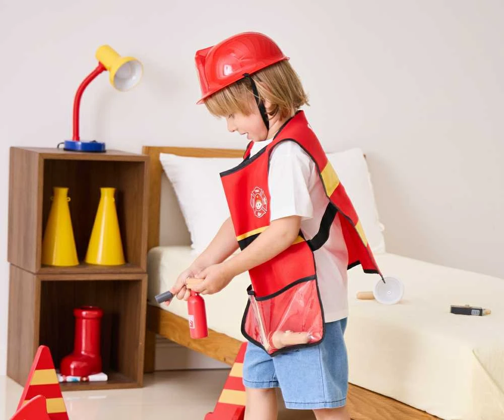 Viga Toys VIGA Mažojo gaisrininko rinkinys su liemene 8vnt