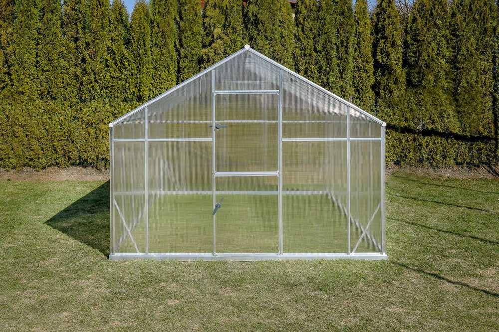 Gamprė Lietuviškas šiltnamis SANUS UP! XL-16, 2,90 x 5,70, dažyto aliuminio konstrukcija, 6mm polikarbonatinė danga (Sienos aukštis 170cm), 2 stoglangiai