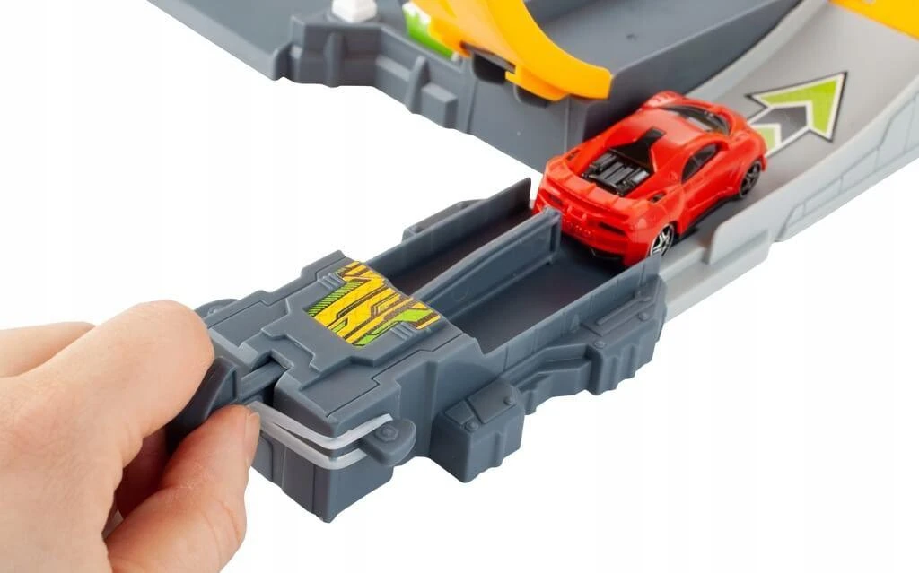 Malplay Automobilių paleidimo trasa ir stovėjimo aikštelė su 4 automobiliais