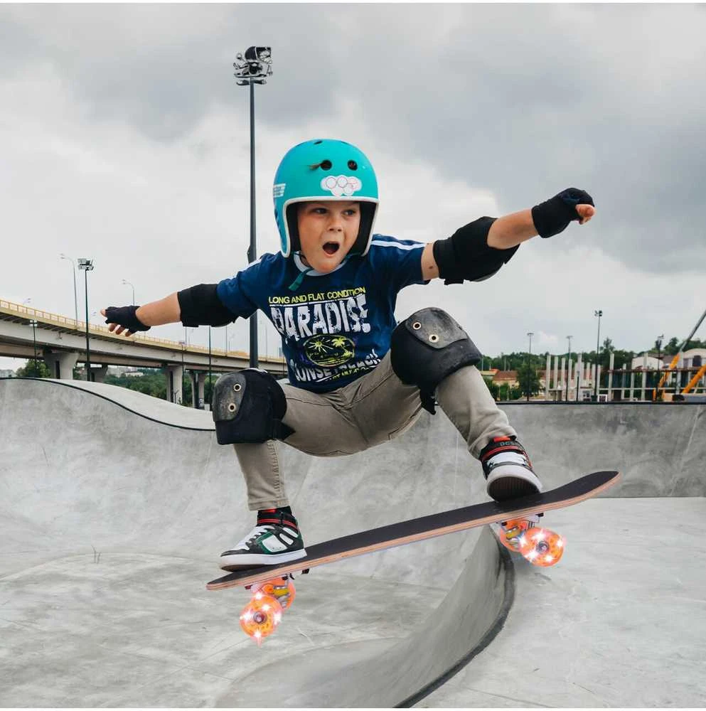 Malplay Medinė riedlentė su vienpusiu raštu, LED ratais, ABEC-7, 100 kg