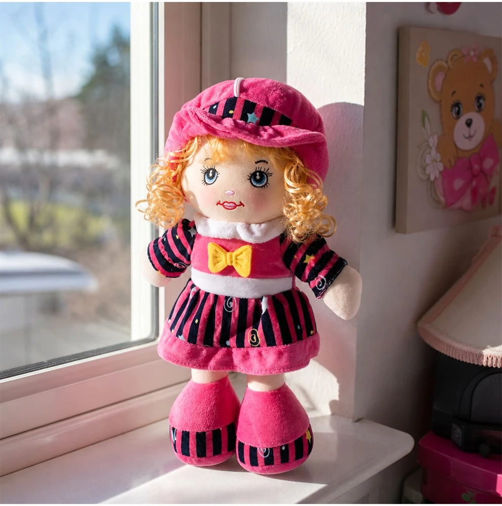 Malplay Minkštas žaislas Skudurinė lėlė Lena, 35 cm