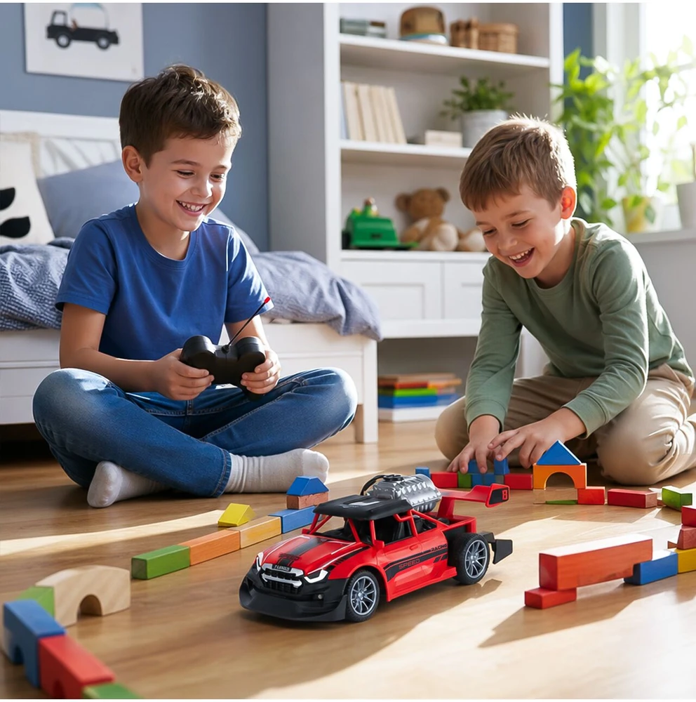 Malplay Nuotoliniu būdu valdomas automobilis su garų dūmais ir žibintais