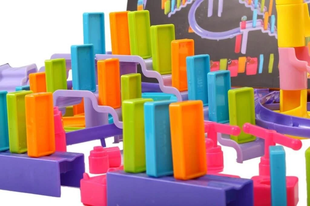 Malplay Žaislas Domino kaladėlės su platforma ir čiuožykla 158 vnt.