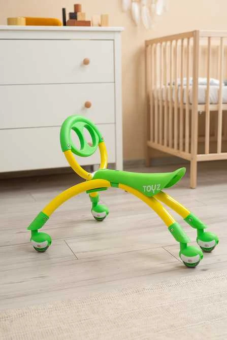 Keturratis paspirtukas Caretero Beetle žalia