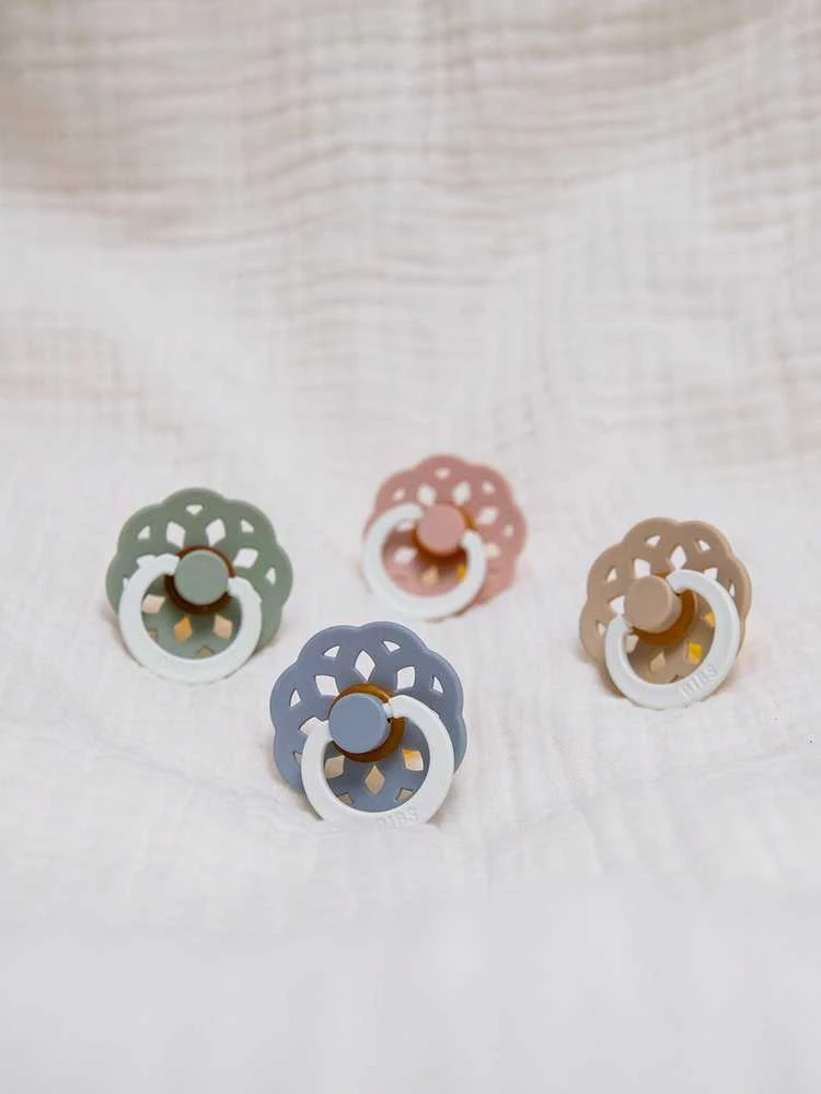 BIBS čiulptukų rinkinys 2 dydis (6 - 18 mėn. šviečiantys tamsoje) Boheme Blush glow / Vanilla glow