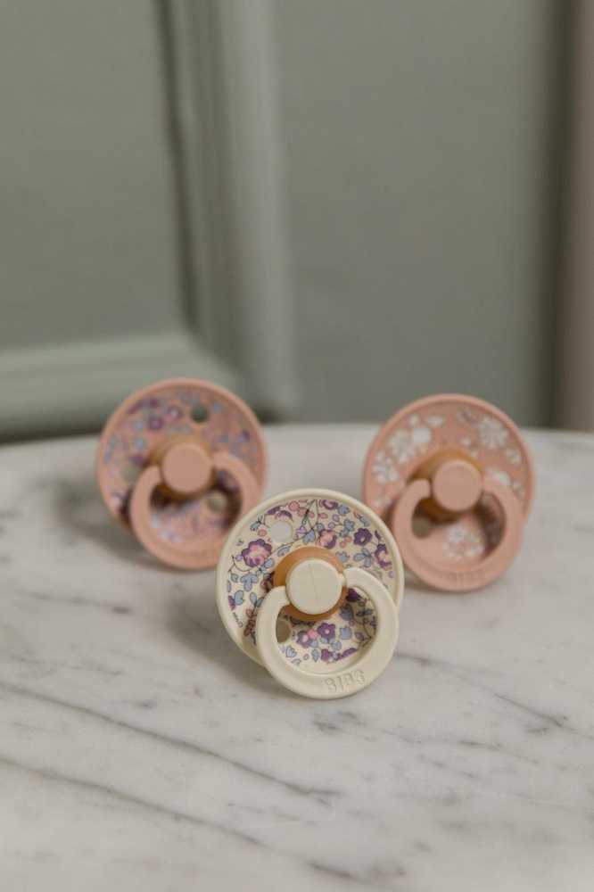 BIBS čiulptukų rinkinys 2 dydis (6 - 18 mėn.) Liberty Eloise Blush Mix