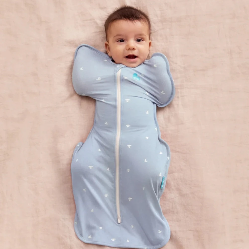 Love To Dream™ Swaddle Up™ bambukinės viskozės miegmaišis Boats Mist Mėlyna TOG 1.0, 1 etapas, S dydis