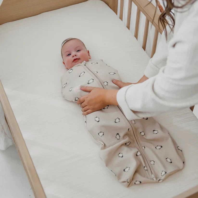 Meyco Baby naujagimio miegmaišis-kokonas Penguin Soft sand TOG 0.3