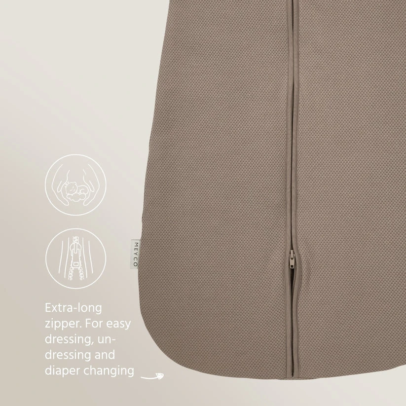 Meyco Baby Studio Classic pašiltintas miegmaišis su nusegamomis rankovėmis, 2.5 TOG, Dark Taupe