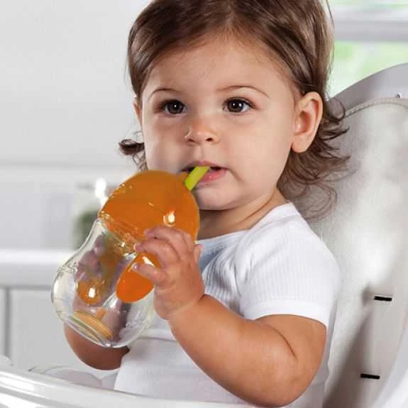 Munchkin gertuvė su šiaudeliu Click Lock Tip & Sip Straw Cup 207ml (daug spalvų)