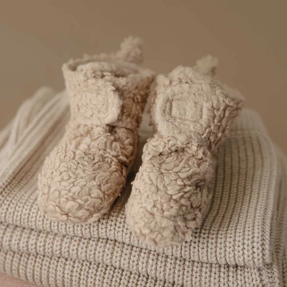 Mushie tapukai kūdikiui Cozy Baby Booties - Oatmeal