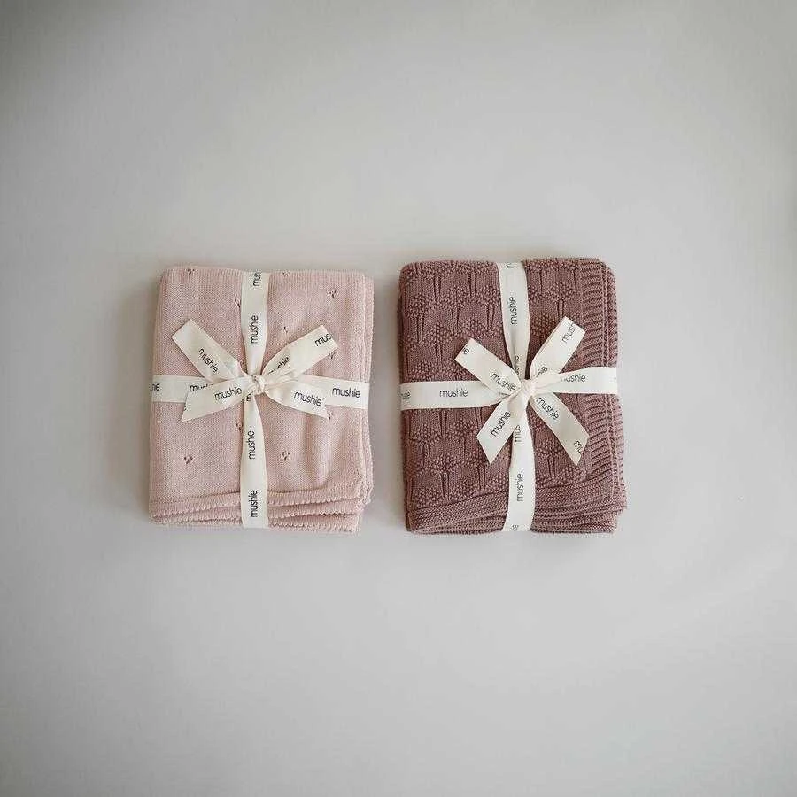 Mushie megztas pledas Pointelle – Blush