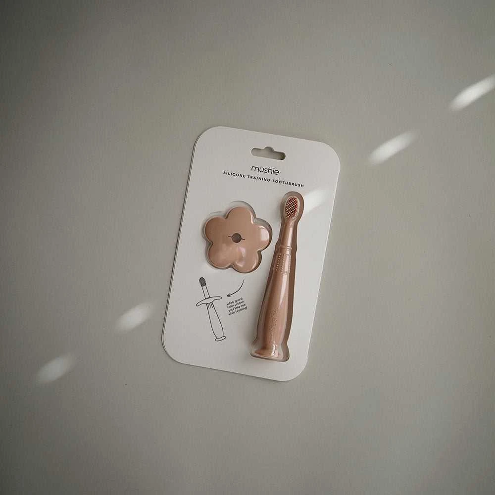 Mushie mokomasis silikoninis dantų šepetėlis (Blush)