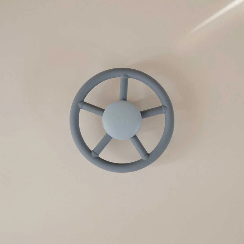 Mushie prilimpantis sukamasis žaislas (spinner) Wheel