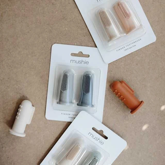 Mushie silikoninių dantų šepetukų rinkinys (daug spalvų)