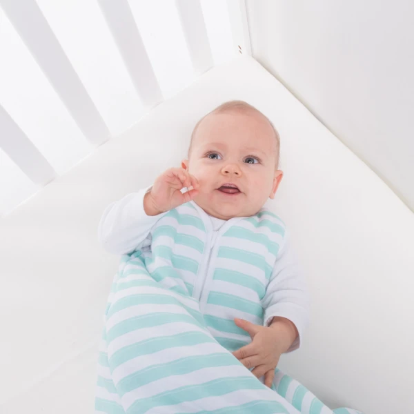 Natulino BabyComfort dvisluoksnis kūdikio miegmaišis (mint strypes / baltas spalva)