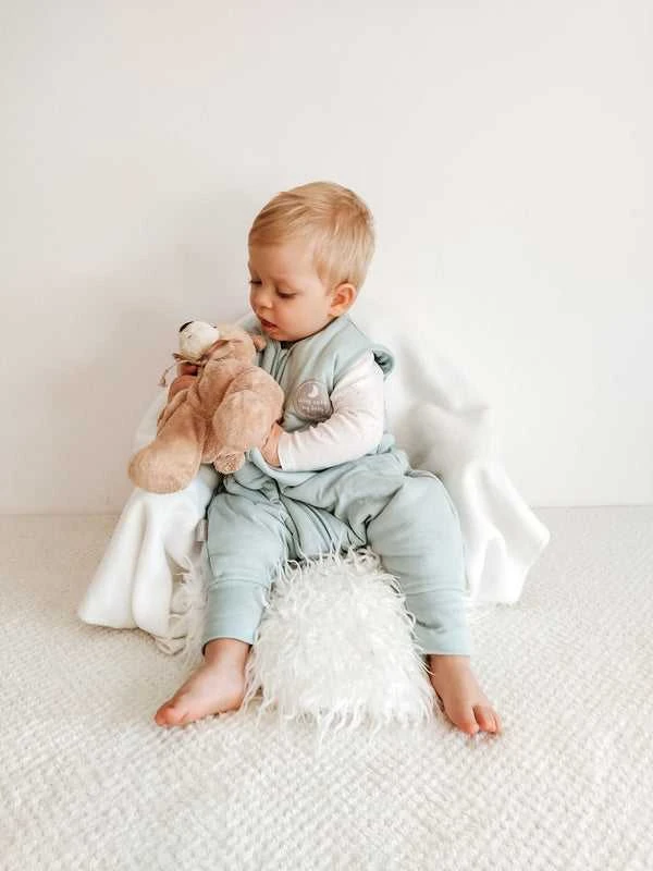 Natulino NATURALS LITTLE WALKERS™ dvisluoksnis kūdikio miegmaišis celadon (mėtinės spalvos)