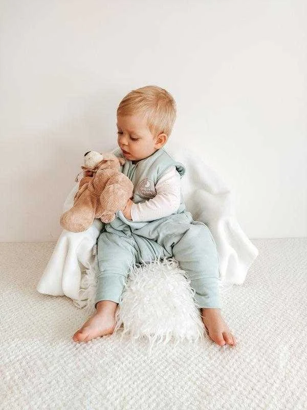 Natulino NATURALS LITTLE WALKERS™ dvisluoksnis kūdikio miegmaišis celadon (mėtinės spalvos)