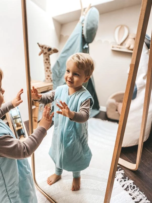 Natulino NATURALS LITTLE WALKERS™ dvisluoksnis kūdikio miegmaišis celadon (mėtinės spalvos)