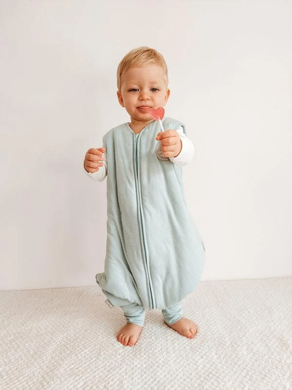 Natulino NATURALS LITTLE WALKERS™ trisluoksnis kūdikio miegmaišis celadon (mėtinės spalvos)